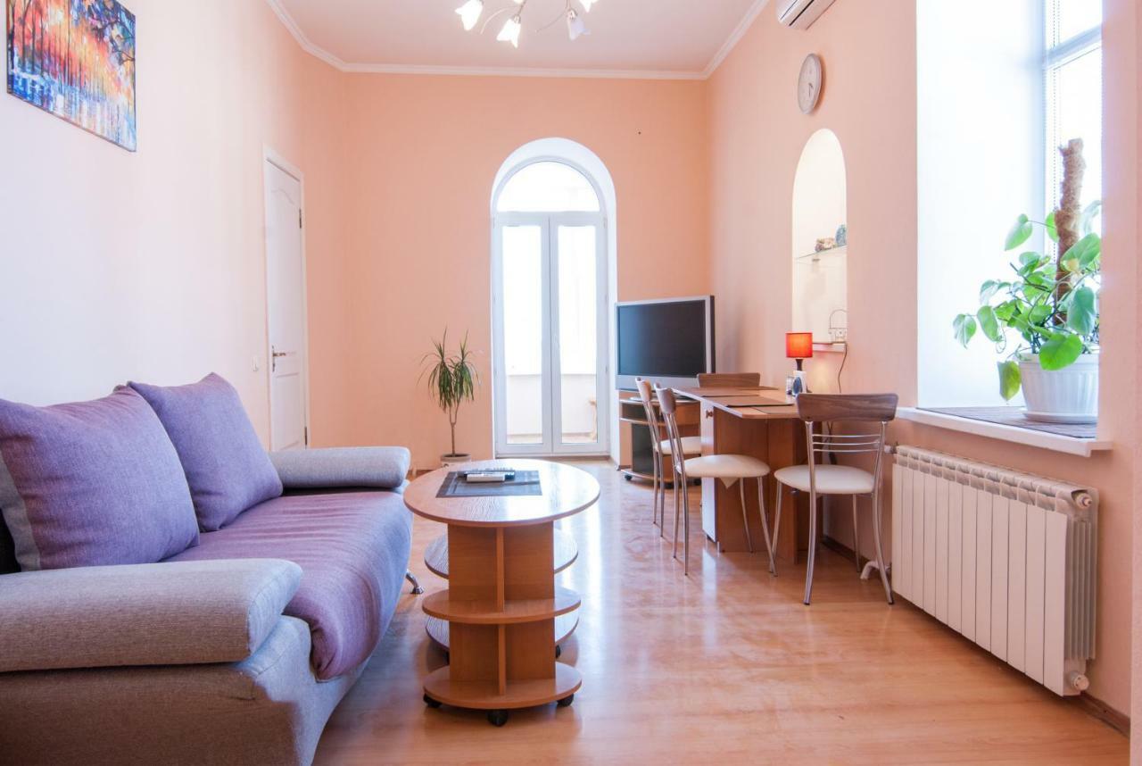 Home Hotel Apartments On Mykhailivska Square - Kiev Екстер'єр фото